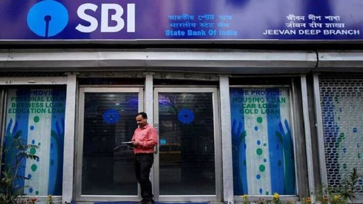 Hackers hit State Bank of India users with text phishing scam Hackers hit State Bank of India users with text phishing scam