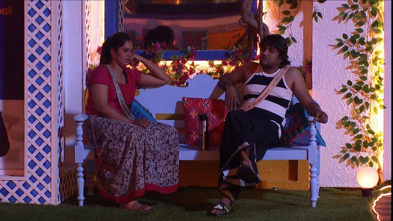 one of the first couple out Dramatic scenes at the Bigg Boss house