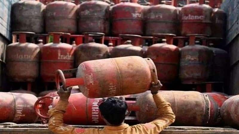 LPG Subsidy: LPG subsidy limited, Rs 200 dole for Ujjwala beneficiaries: Official