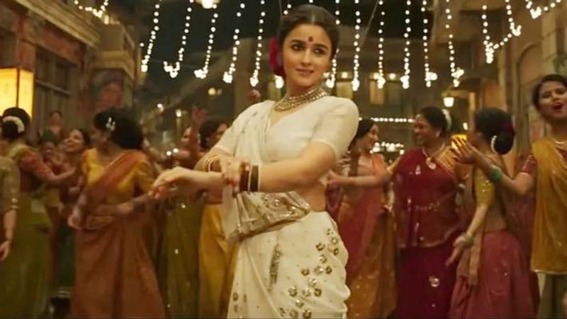 <p style="text-align: justify;">এই সিনেমার নাম কাঠিয়াবার শহরের জন্য অসম্মানজনক। তাই অবিলম্বে এই সিনেমার নাম পরিবর্তন করা উচিত বলে দাবী বিধায়ক আমিন প্যাটেল-এর।</p>