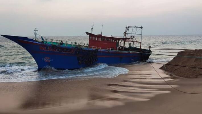 boat which had hit the shore was lifted The owner wants lakhs to be released into the sea boat which had hit the shore was lifted The owner wants lakhs to be released into the sea