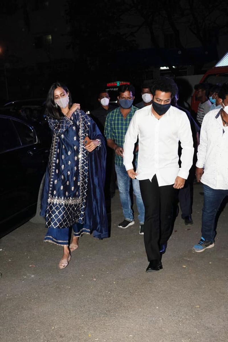 ఫంక్షన్కి వస్తోన్న ఎన్టీఆర్, ప్రణతి.