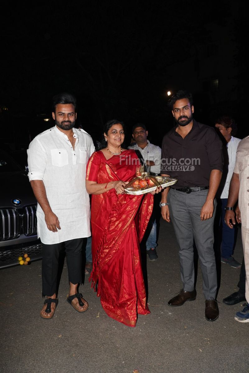 సాయితేజ్, వైష్ణవ్ తేజ్, వాళ్ల అమ్మగారు.