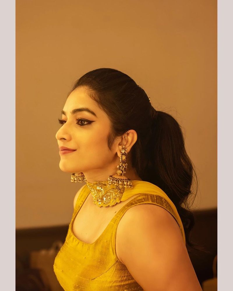పునర్నవి గ్లామర్ ఫోటోలు.