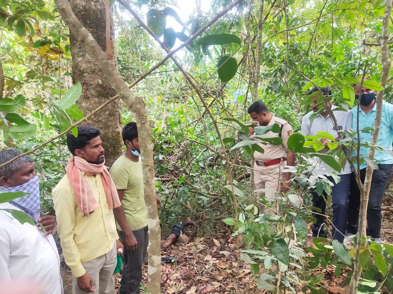 <p>ಫೆ. 11ರಂದು ಕಾಣೆಯಾಗಿದ್ದ ಸಾಗರ ಪೂಜೇರಿ ಫೆ. 22ರಂದು ಉತ್ತರ ಕನ್ನಡ ಜಿಲ್ಲೆ ಜೋಯಿಡಾ ತಾಲೂಕಿನ ಉಳವಿ ಬಳಿ ಕಂದಕದಲ್ಲಿ ಶವವಾಗಿ ಪತ್ತೆ</p>