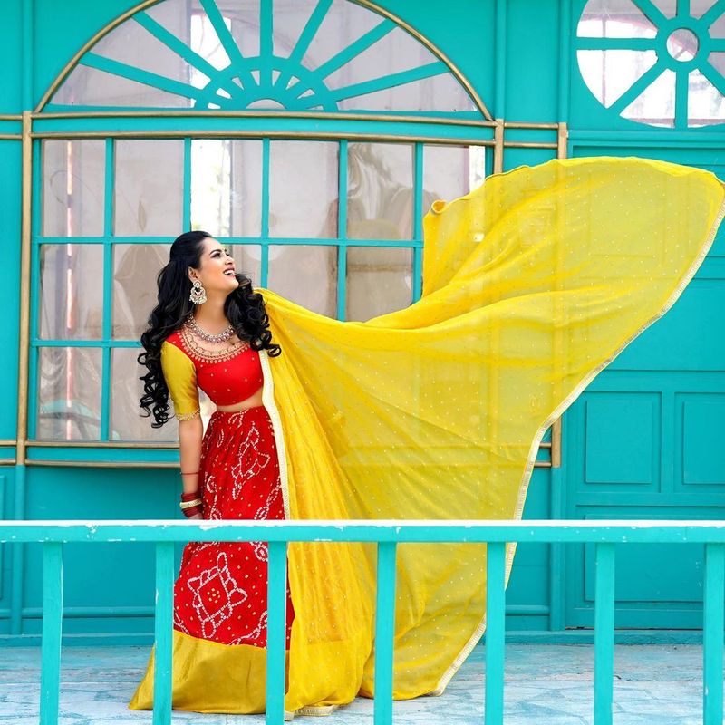 మరోవైపు సినిమాలతోనూ బిజీగా ఉందీ అమ్మడు. క్యారెక్టర్ ఆర్టిస్టుగా రాణిస్తుంది. ప్రస్తుతం నాగశౌర్య నటిస్తున్న `వరుడు కావలెను`, సునీల్ `కనబడుట లేదు` చిత్రాల్లో నటిస్తుంది.