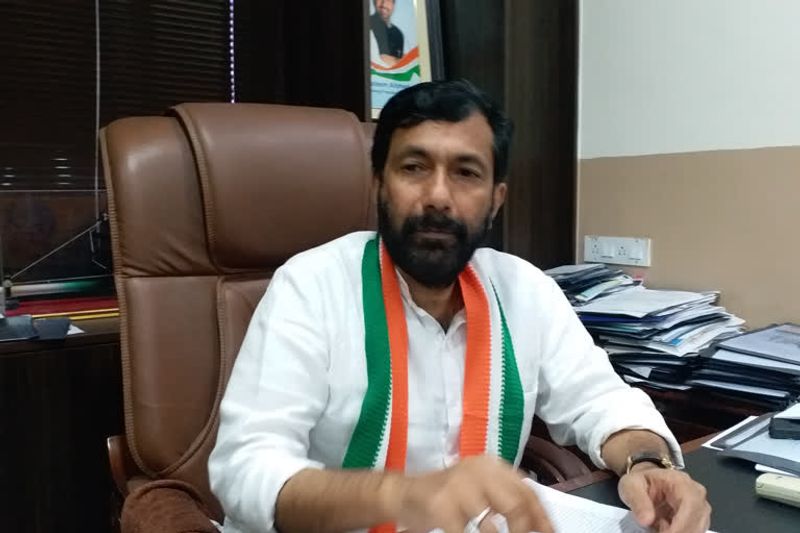 <p>ಸಲೀಂ ಅಹ್ಮದ್- ಗದಗ, ಹಾವೇರಿ, ಚಿತ್ರದುರ್ಗ, ದಕ್ಷಿಣ ಕನ್ನಡ, ತುಮಕೂರು, ದಾವಣಗೆರೆ ಜಿಲ್ಲಾ ಕಾಂಗ್ರೆಸ್ ಉಸ್ತುವಾರಿ ಹೊಣೆ ವಹಿಸಲಾಗಿದೆ.</p>