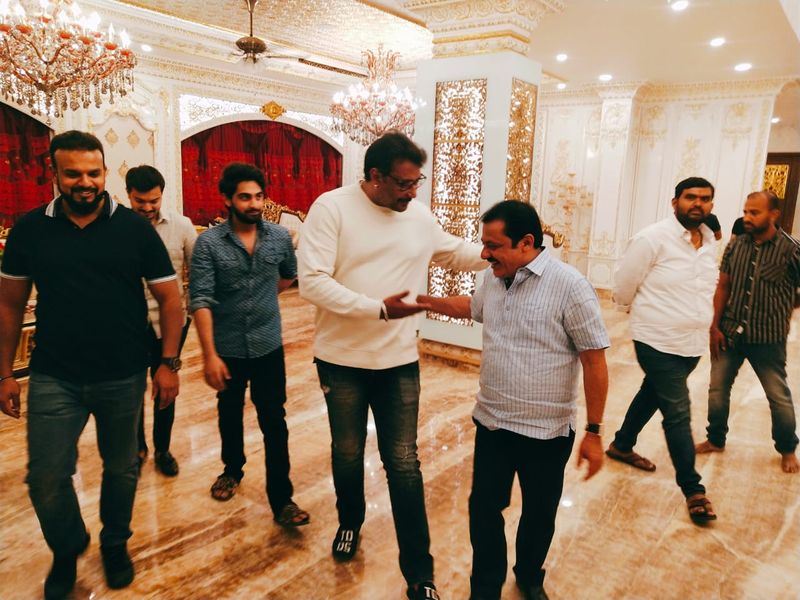 <p>ರಾಬರ್ಟ್ ಸಿನಿಮಾದ ಹಾಡುಗಳು ಈಗಾಗಲೇ ಧೂಳೆಬ್ಬಿಸುತ್ತಿವೆ . </p>