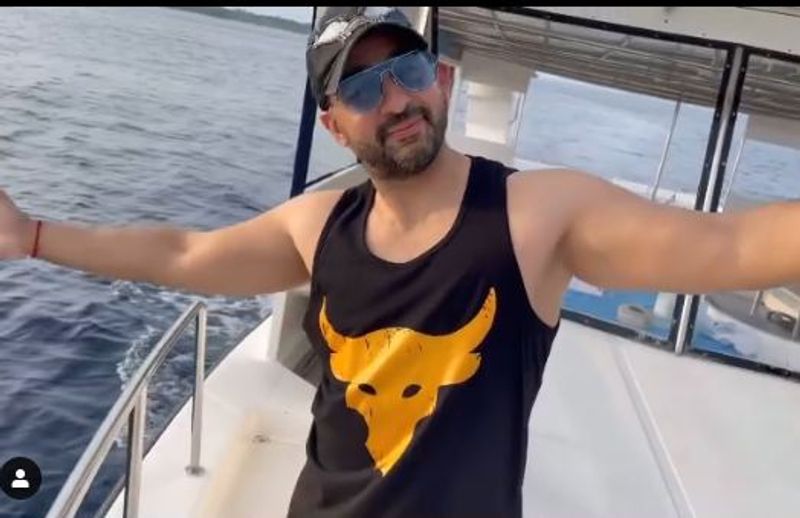 పెళ్లి తర్వాత దాదాపు 13 ఏళ్ల పాటు సినిమాలకు దూరంగా ఉన్న శిల్పా శెట్టి ఇప్పుడు రీఎంట్రీ ఇస్తుంది. ప్రస్తుతం `నికమ్మ`, `హంగామా 2` చిత్రాల్లో నటిస్తుంది.