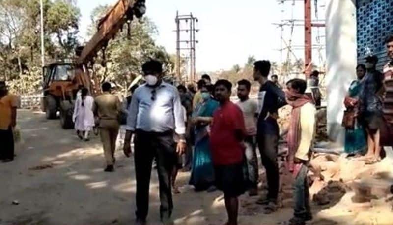 Four workers die in Bengal after getting trapped in manhole; 3 others rescued-dbr