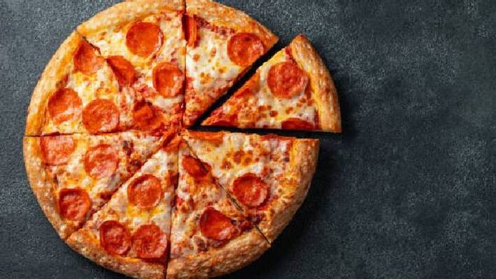 Pakistani Guy Bargained With Pizza Hut To Get A Free Meal Pakistani Guy Bargained With Pizza Hut To Get A Free Meal