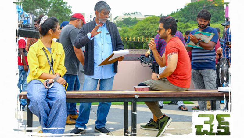 అంతెందుకు మనకు పాతదే ఉదాహరణ అయినా అభిలాషలో చిరంజీవికు ఉరి తీసేస్తారు అనగానే ఎలాగైనా అతను బయిటపడాలని కోరుకునేలా సీన్స్ ఎస్టాబ్లిష్ చేస్తారు. అతను అమాయికంగా ఇరుక్కున్న తీరు,అదీ ఓ మంచి పనికోసం ఇరుక్కోవటం, విలన్ తెలివి ఉపయోగించి ఇరికించటం వంటివి మనకు ఆ పాత్రపై సానుభూతి తీసుకొచ్చి కాంప్లిక్ట్స్ ని బలంగా మార్చేస్తాయి. మనకు తెలుసున్న ఓ వ్యక్తి పాపం మనకోసం పోరాడి ఇరుక్కుపోయేడే అనిపిస్తుంది. ఇక్కడ ఆ సానుభూతి కానీ సహాయానుభూతి కానీ హీరోపై మనకు రాదు .