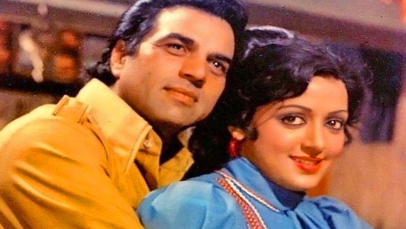 जब धर्मेंद्र ने प्रकाश कौर से शादी की थी तो हेमा मालिनी केवल 6 साल की थीं। बाद में हेमा से उन्होंने 1980 में शादी की। ये इनकी दूसरी शादी थी, हेमा मालिनी से उनकी दो बेटियां ईशा और अहाना देओल हैं।