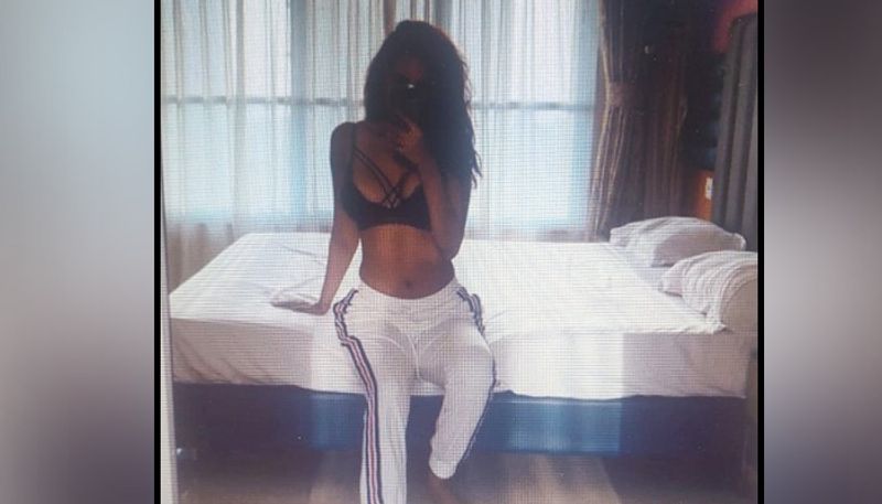 The actress has her hair open in the picture. “Ok bye,” Esha captioned the photo. Is the image, Esha flaunted her toned midriff, which is just wow.