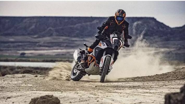 KTM introduces the 1290 Super Adventure R KTM introduces the 1290 Super Adventure R