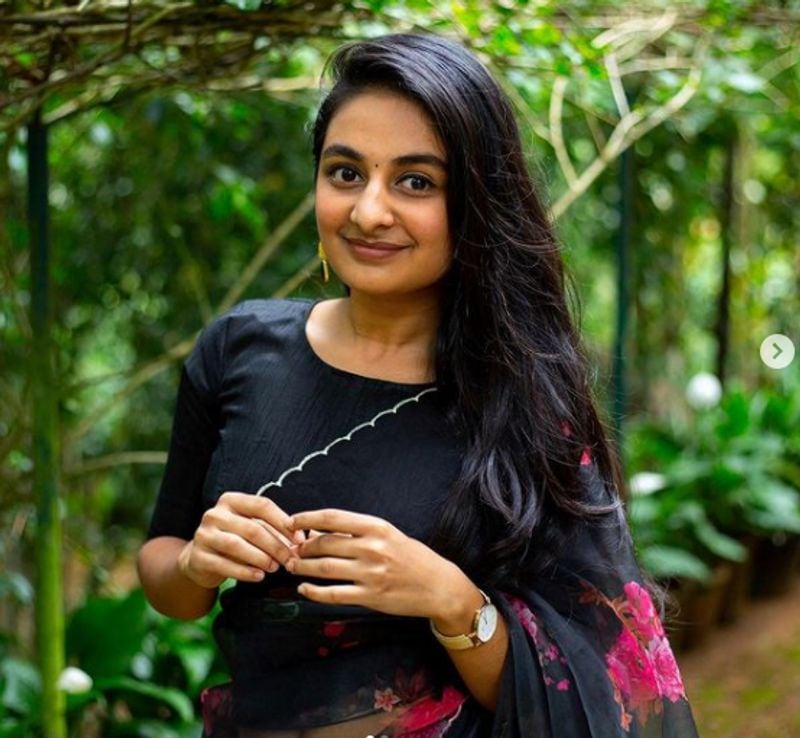 <p>ಜೋಹರ್, ದೃಶ್ಯಂ, ದೃಶ್ಯಂ 2, ಊಲು, ಜೆಮಿನಿ, ನಲ್ಲವನ್ ಸೇರಿ ಹಲವು ಸಿನಿಮಾಗಳಲ್ಲಿ ನಟಿಸಿದ್ದಾರೆ</p>