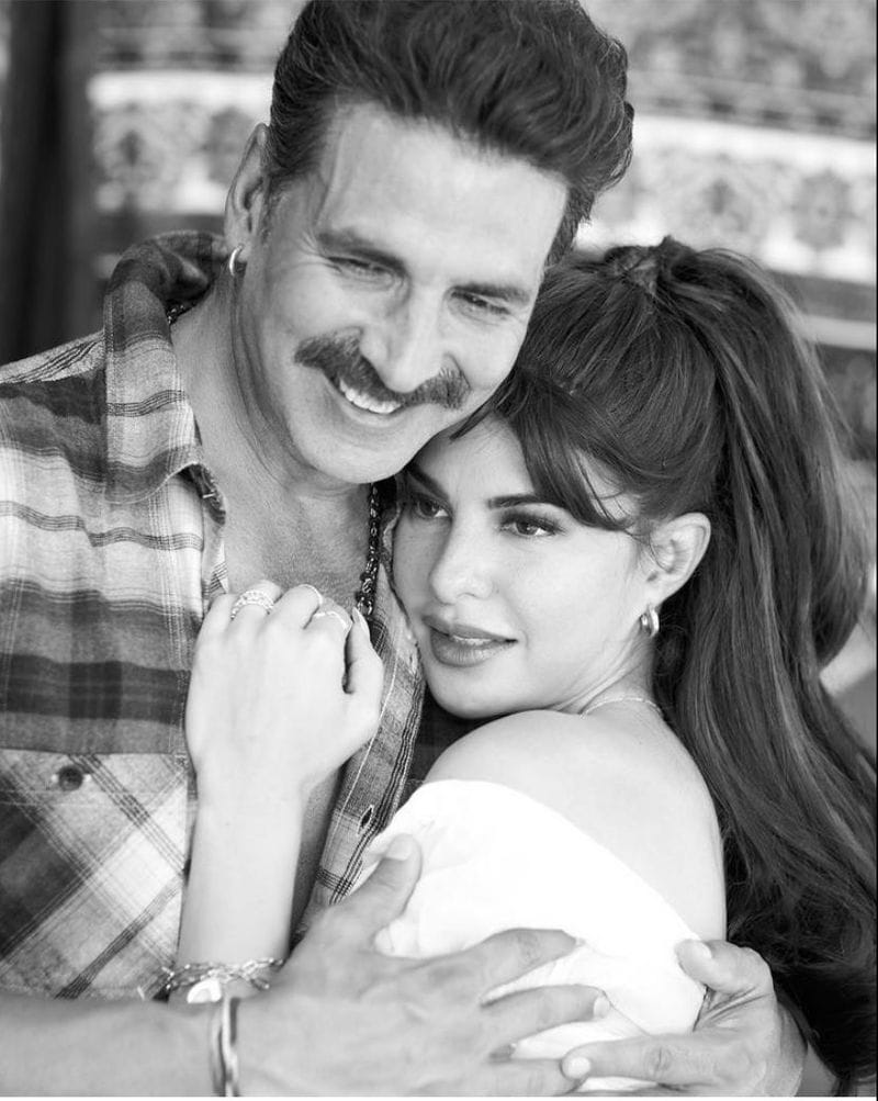 The source further adds, "Akshay is known to start his shoots as early as 5 am to 7 am. That seems gruesome to some co-stars, especially the female co-stars, given the time they need to get ready before their shots. But that is not at all a worry for Jacqueline who enjoys early morning shoots. A shot of coffee and some yoga is all she needs to be up and about!"