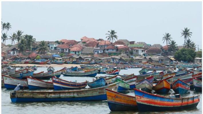 Fishing ban begins .. Fishermen demand payment of 20 thousand rupees for 61 days. Fishing ban begins .. Fishermen demand payment of 20 thousand rupees for 61 days.