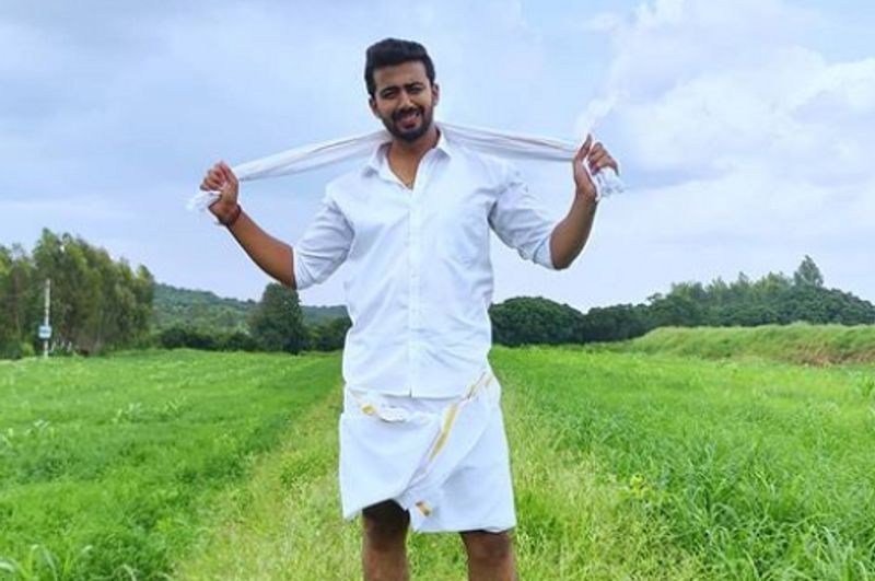 <p>ಆನ್ಸ್ಕ್ರೀನ್ ರಿಷಿ ರಿಯಲ್ನಲ್ಲಿ ನಿರಂಜನ್, ರಿಯಲ್ನಲ್ಲೂ ಎಷ್ಟು ಕ್ಯೂಟ್ ಇದ್ದಾರೆ ನೋಡಿ</p>