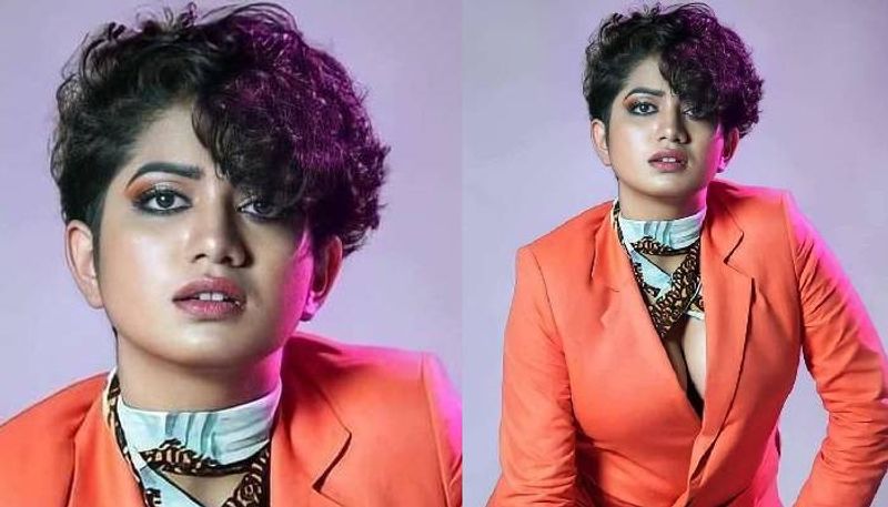 രോഷ്ന നടത്തിവരുന്ന ആർആർ മേക്കോവറിന് വേണ്ടിയാണ് താരത്തിന്റെ ഈ കിടിലന് ഫോട്ടോഷൂട്ട്.