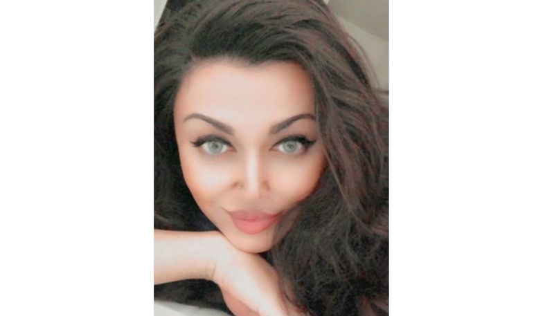 <p style="text-align: justify;">অ্যায় দিল হ্যায় মুশকিল- ছবির একাধিক লুক কপি করে সকলের চোখের সামনে নিজেকে ঐশ্বর্য করে তুলেছেন তিনি। </p>