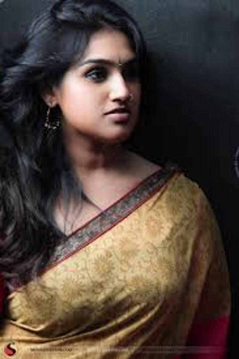 మరి త్వరలో షూటింగ్ మొదలు కానున్న ఈ చిత్ర పూర్తి వివరాలు ఇంకా తెలియాల్సి ఉంది. మొత్తంగా మరలా హీరోయిన్ గా సినిమా తీస్తూ వార్తలలో నిలిచింది వనిత.