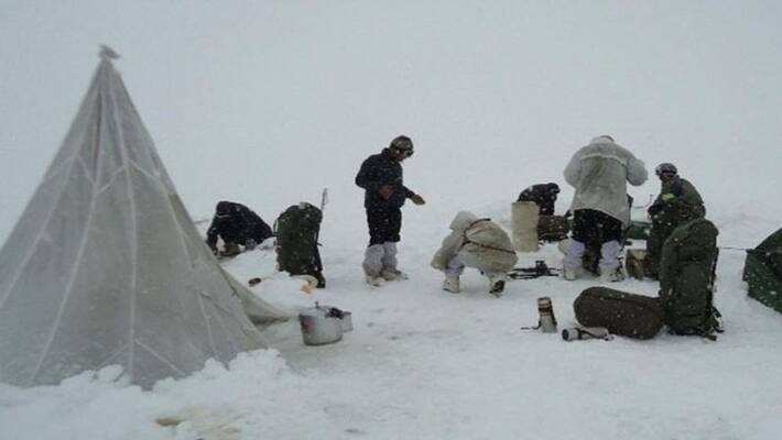 Two Indian Army soldiers killed in Siachen avalanche -dnm Two Indian Army soldiers killed in Siachen avalanche -dnm