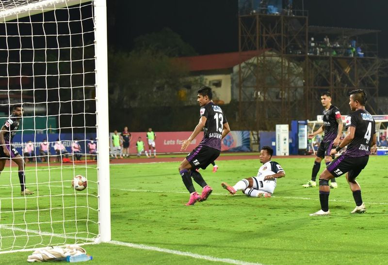 <p>In the 73rd, Jeje Lalpekhlua scored the fourth for SCEB through his header to the centre in a close-range attempt, while Anthony Pilkington came up with the assist. Five more attempts were made before Aaron Amadi Holloway scored the fifth for SCEB through his header in the 94th, into the top-left from the centre, following Daniel Fox's headed assist. Ultimately, the referee blew the full-time whistle to bring the craziness to an end, with Odisha finishing the season with an eventual win.</p>