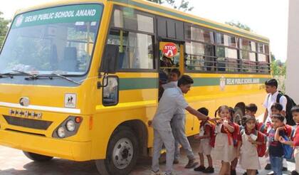 आख र प ल ह र ग स क य र ग ज त ह School Bus ऐस व स नह य ह प छ क व ज ञ न क वजह Scientific Reason Why School Buses Are Painted In Yellow Color Kph