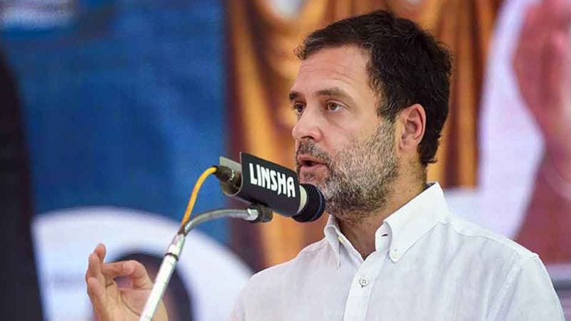 रिपोर्ट में बताया गया है कि राहुल गांधी चीन से निपटने के बारे में बात कर रहे थे। रिपोर्ट के मुताबिक राहुल गांधी ने कहा कि भारत की असल ताकत किसानों, मजदूरों और बुनकरों में निहित है। अगर इन्हें मजबूत कर दिया गया तो देश की सीमाओं की रक्षा के लिए जवानों की जरूरत नहीं पड़ेगी।
