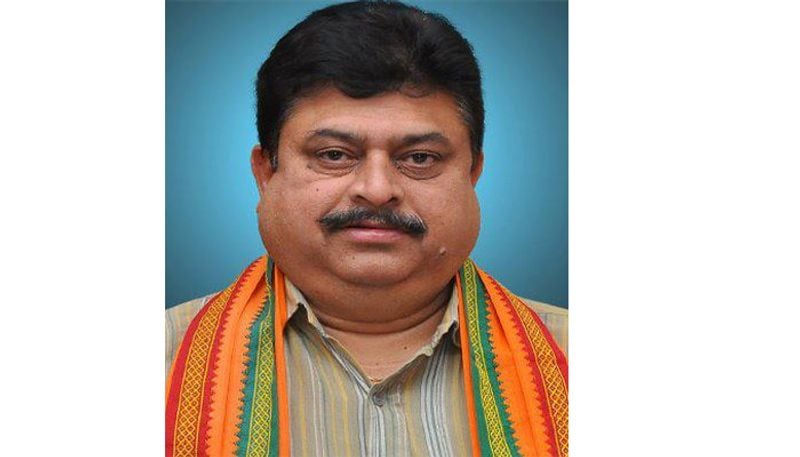 సిట్టింగ్ స్థానంలో ఓటమి పాలు కావడంతో నల్గొండ-వరంగల్-ఖమ్మం స్థానంలో ఆ పార్టీ గత ఎన్నికల్లో సాధించిన స్థానాన్ని ఈ దపా కోల్పోయింది.
