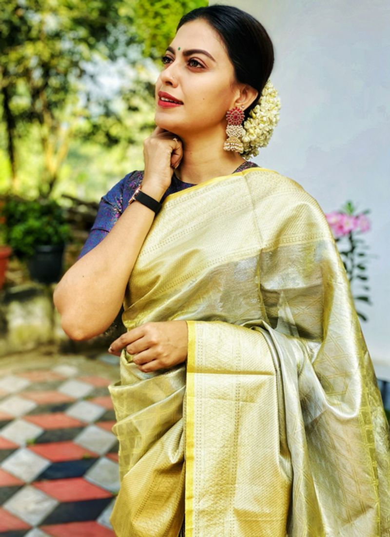 അനുശ്രീ തന്നെയാണ് തന്റെ ഫോട്ടോകള് ഷെയര് ചെയ്തിരിക്കുന്നത്.