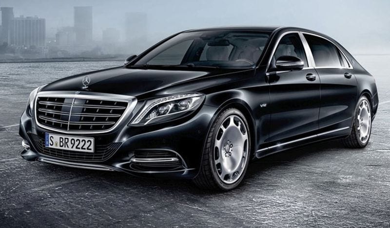 <p>Mercedes Benz 660 Guard में 6 लीटर के 12 बाई-टर्बोचार्ज्ड पेट्रोल इंजन लगे है। ये गाड़ी 523 Bhp का पावर और 850 Nm का टॉर्क जेनरेट करता है। इसके साथ ही कार के इंजन में 7 स्पीड ऑटोमैटिक गियरबॉक्स भी है। इस कार की शुरूआती कीमत 10 करोड़ रुपए है।</p>