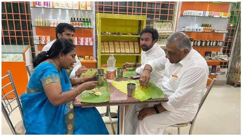 Amit Shah's simplicity excites you to have tea at the Road shop