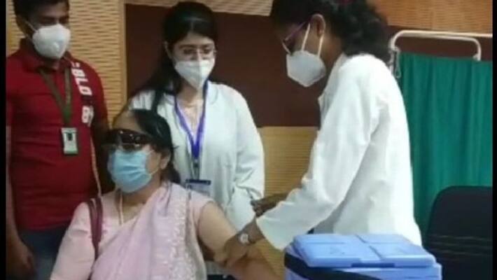 corona vaccination second phase starts 72 years old woman got inspired prime minister modi gave vaccine kpr corona vaccination second phase starts 72 years old woman got inspired prime minister modi gave vaccine kpr