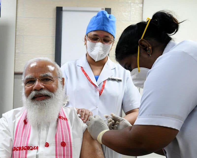 What PM Modi told nurse who gave him Covid vaccine shot