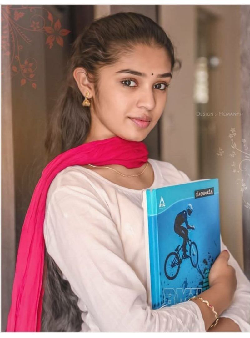 దీంతోపాటు సుధీర్బాబుతో కలిసి ఇంద్రగంటి మోహనకృష్ణ చిత్రంలో నటిస్తుంది. అలాగే మరో రెండుమూడు సినిమాల కోసం చర్చలు జరుగుతున్నాయట.