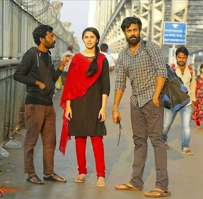 ఈ సినిమా దాదాపు అరవై కోట్ల కలెక్షన్లని రాబట్టినట్టు ట్రేడ్ వర్గాల టాక్. దీంతో తన రెమ్యూనరేషన్ కూడా పెంచే పనిలో పడింది కృతి. ఏకంగా కోటి రూపాయలు డిమాండ్ చేస్తుందట.
