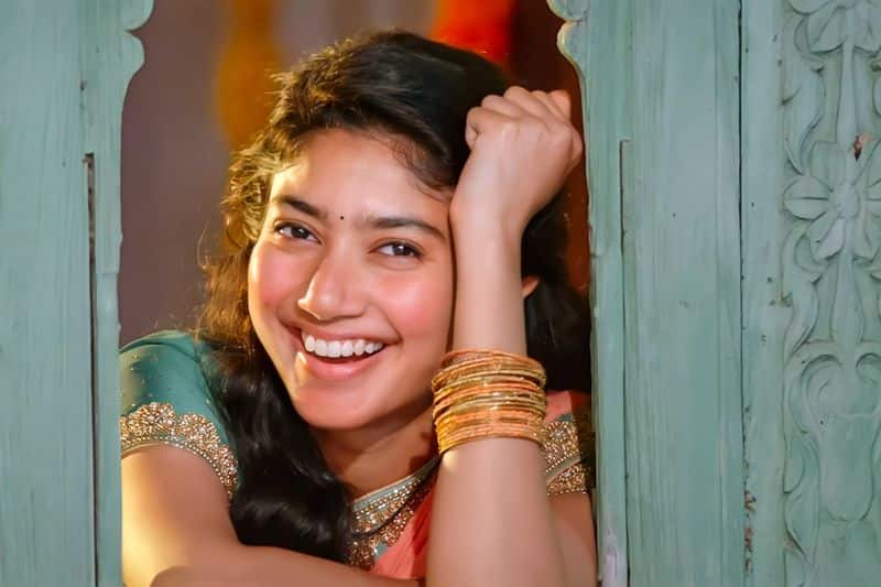 5 pictures of South Indian beauty Sai Pallavi that will make your day