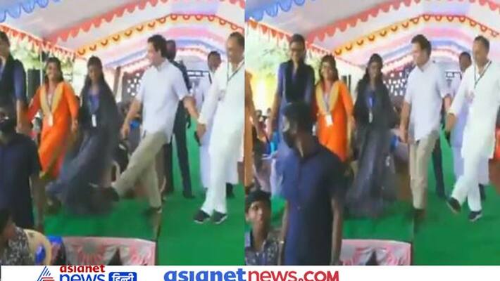 Congress leader Rahul Gandhi reached St. Joseph's Matriculation Hr. Sec. School in Mulagumoodubn, Tamil Nadu KPZ Congress leader Rahul Gandhi reached St. Joseph's Matriculation Hr. Sec. School in Mulagumoodubn, Tamil Nadu KPZ