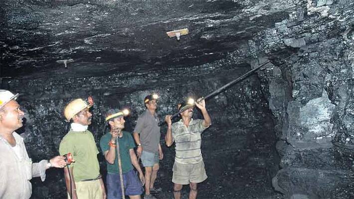 union minister pralhad joshi counter to trs mps over singareni coal mines auction union minister pralhad joshi counter to trs mps over singareni coal mines auction