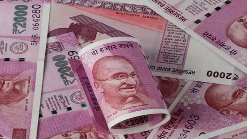 जनवरी में इक्विटी में भी निवेशकों ने जमकर बिकवाली की थी। दरअसल, आगे ब्याज दरों के बढ़ने की संभावना होने की वजह से निवेशक म्यूचुअल फंड के फ्लोटर फंड में निवेश कर रहे हैं। इस कैटेगरी के एसेट अंडर मैनेजमेंट (AUM) में मई 2020 में करीब 32,481 करोड़ रुपए की तुलना में राशि बढ़कर जनवरी 2021 में 62,638 करोड़ रुपए हो गई है। (फाइल फोटो)