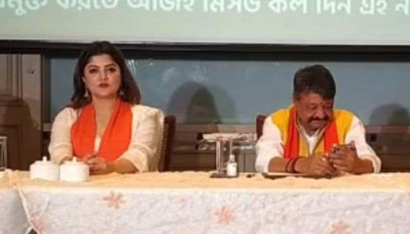 <p><br />
এখানেই শেষ নয়, বেহালার পর্ণশ্রীতে ১২৭১ স্কোয়ার ফিট ও ২২০০ স্কোয়ার ফিটের দুটো আলিশান ফ্ল্যাট রয়েছে শ্রাবন্তীর। প্রথম ফ্ল্যাটটির দাম বর্তমানে ৪০ লক্ষ টাকা ও দ্বিতীয় ফ্ল্যাটটির দাম ১ কোটি ৪০ লাখ টাকা। </p>
