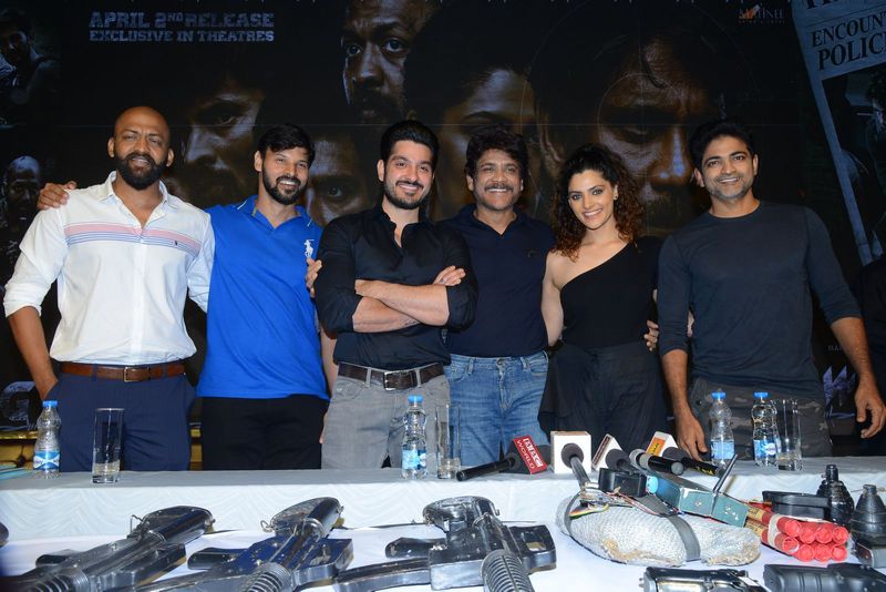 నా క్రింద పనిచేసే ఒక టీం ఆపరేషన్ ఎలా చేసింది.. వైల్డ్ డాగ్ దేనికైనా సిద్ధం.. వాళ్ళు దేనికైనా తెగిస్తారు. ఇందులో రియల్ గన్స్ వాడాం. ఆర్య, సయామీ ర ఏజెంట్స్ గా నటించారు. ఒక మంచి సినిమా వస్తే ఆదరిస్తామని సంక్రాంతి కి వచ్చిన క్రాక్, రీసెంట్ గా వచ్చిన ఉప్పెన చిత్రాలను ప్రూవ్ చేశారు. ఇప్పుడు మా వైల్డ్ చిత్రాన్ని ఏప్రిల్ 2న వరల్డ్ వైడ్ గా రిలీజ్ చేస్తున్నాం.. ఈ చిత్రంలో నటించిన అందరికీ స్టెపింగ్ స్టోన్ అవ్వాలి.. అలాగే డైరెక్టర్ సాల్మన్ కి ఈ చిత్రం పెద్ద సక్సెస్ అవ్వాలి.. డిఫరెంట్ జోనర్స్ లో మంచి సినిమా తీస్తే ప్రేక్షకులు ఆదరిస్తారని నిరంజన్ గట్టి నమ్మకం. అందుకే ఆయన క్షణ క్షణం, ఘాజి, గగనం తీశారు.. అవన్నీ మంచి సక్సెస్ అయ్యాయి.