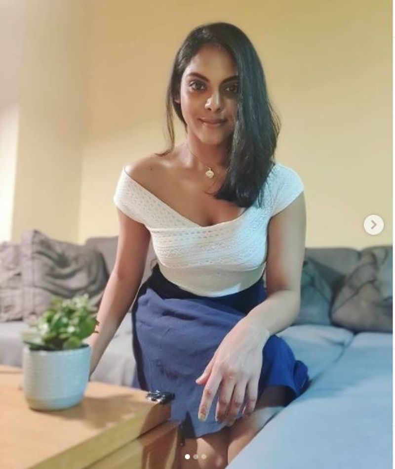 టీవీల్లో ఆమె నటించే పాత్రలు సైతం ఇలాంటి గ్లామర్ ఉన్నవే. కాబట్టి ఆ క్యారక్టర్స్ కు క్రేజ్ తేవాలంటే ఇలాంటివి అఫ్పుడప్పుడూ వదలాల్సిందే అంటున్నారు టీవీ జనం.
