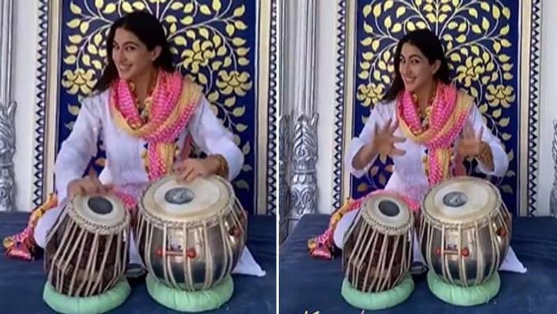दरअसल, सारा अली ने अपने इंस्टाग्राम स्टोरी पर तबला बजाने वाला वीडियो पोस्ट किया था, जिसमें वो तबले पर ताल देती दिख रही हैं। अब ये वीडियो फैंस के बीच जमकर वायरल हो रहा है। 