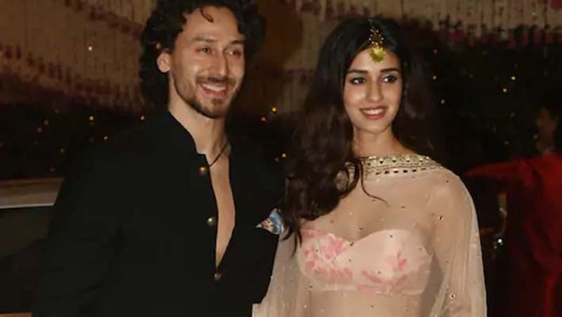 इस दौरान टाइगर की गर्लफ्रेंड दिशा पाटनी से शादी के बारे में भी जैकी श्रॉफ से सवाल किया गया तो उन्होंने कहा कि 'उनके बेटे ने अभी अपने काम से शादी कर ली है। उन्हें लगता है कि टाइगर अभी इससे ध्यान हटाने वाले नहीं हैं क्योंकि वो जब भी कुछ करने की ठान लेते हैं तो उसे पूरा करके ही रहते हैं।'

