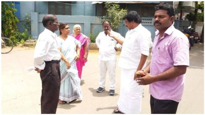 AIADMK MLA, Election officials raid home ..! AIADMK MLA, Election officials raid home ..!
