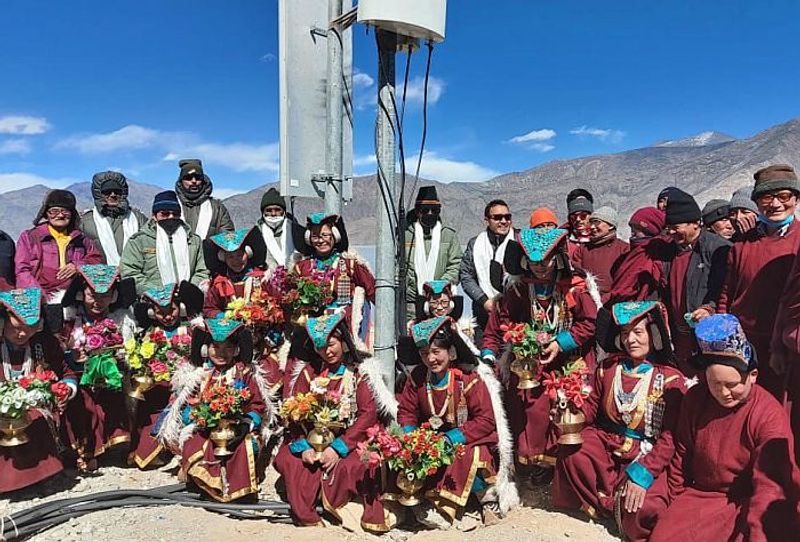 Delivering a boost to the existing civil-military bonhomie in the Ladakh region, the Indian Army has laid Optical Fiber Cable for a mobile network in the border villages of Ladakh within seven days.
The job was taken up after Chushul councillor Konchok Stanzin made a proposal before Leh-based XIV Corps commander Lt Gen PGK Menon.
Villages Merak and Khakted on the southern bank of Pangong Tso were connected to their first mobile network from state-owned telecom service provider Bharat Sanchar Nigam Limited on March 1.
Talking to Asianet Newsable, Chushul Councillor Konchok Stanzin said, "The network is set up in my constituency from Chushul to Merak which is around 25 km in distance. BSNL provided the equipment, the Army lay the OFC, the battery banks were arranged in the villages while I provided the solar power plant from my Constituency Development Fund."