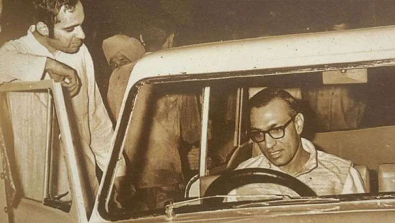 चौधरी बंसी लाल दिसंबर 1975 से मार्च 1977 तक रक्षामंत्री रहे। इस दौरान उन्होंने पुरुषों की नसबंदी कराने के क्रूर अभियान में पूरी भागीदारी की थी। बंसीलाल की मृत्यु 28 मार्च, 2006 में हुई थी।